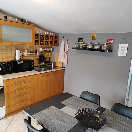 Domov Carlotka Apartment Bratislava Bagian luar foto